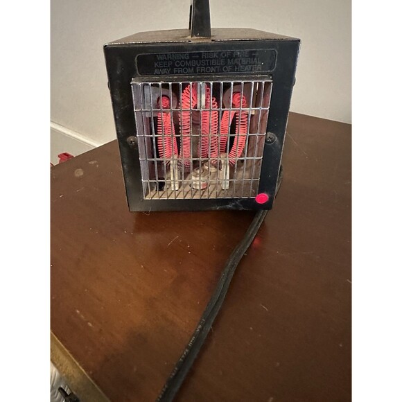 Vintage BIG HEAT Model 6200 Portable 120V Fan Forced Space Heater-Works! - Picture 1 of 8